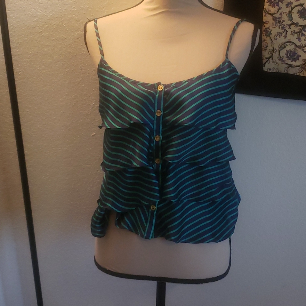 🌞 Beautiful navy blue and green tank top